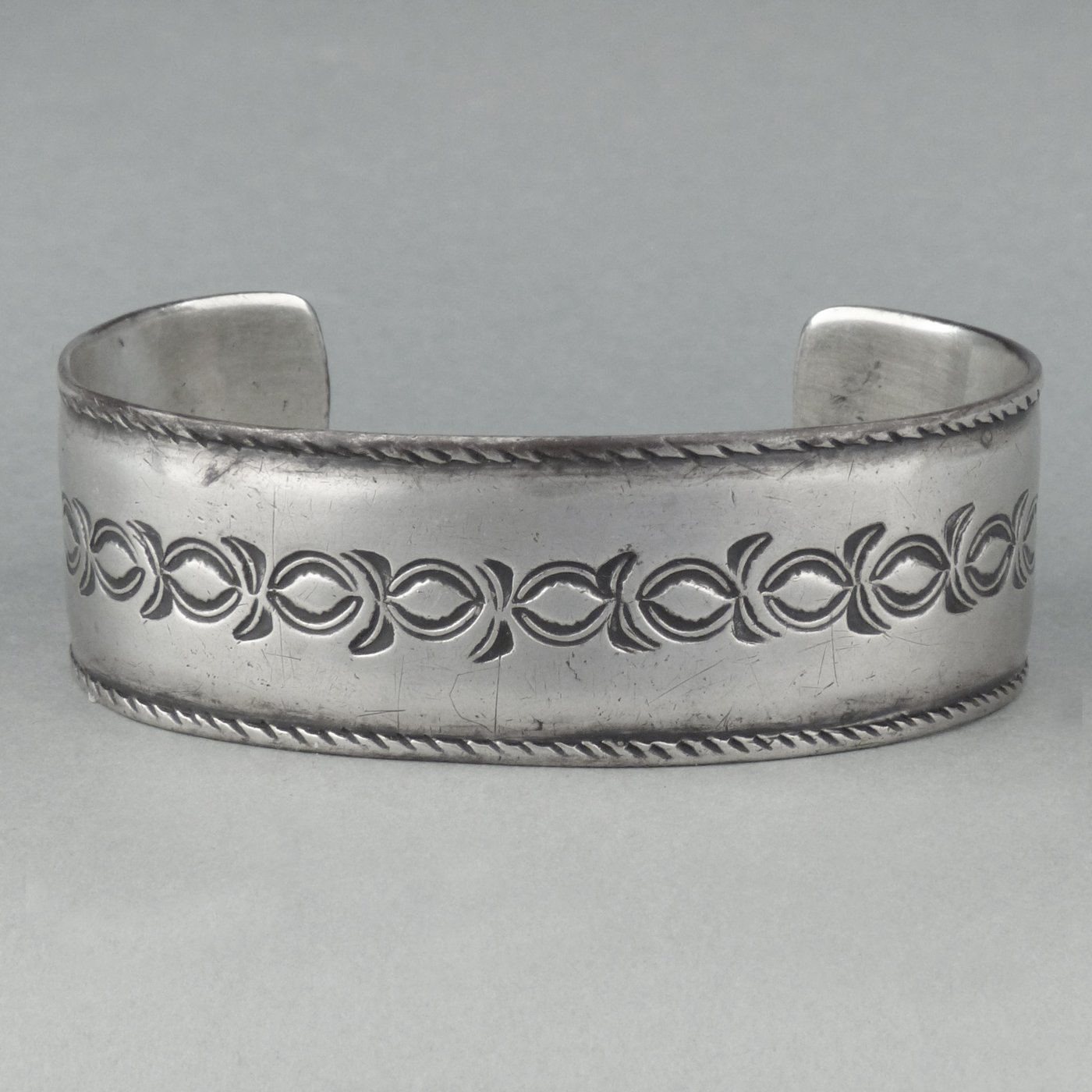 Early Navajo Repousse & Stamped Arrows Ingot Silver Cuff Bracelet —  Worn-Over-Time